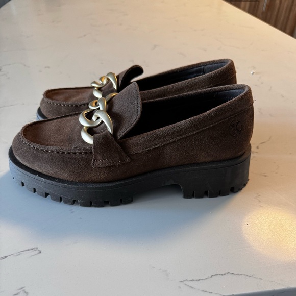 Beautiful brown suede loafers worn once. Gorgeous gold accents chain. - Picture 6 of 11